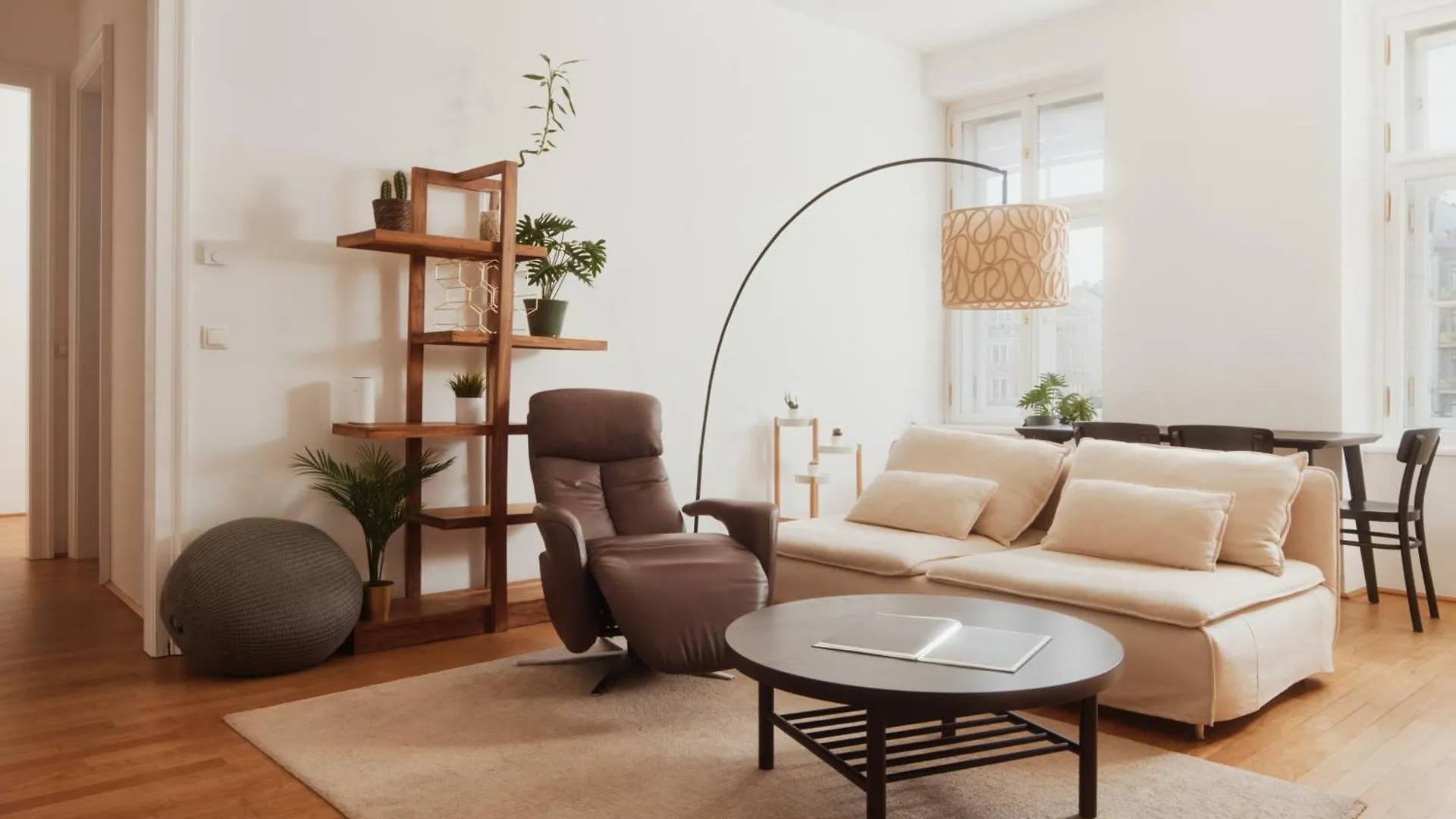 Stylish Designer Apartment At The Center Of Vienna Naschmarkt